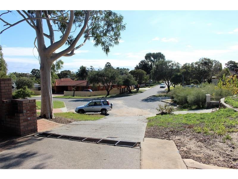8 Elsfield Way, Bassendean WA 6054