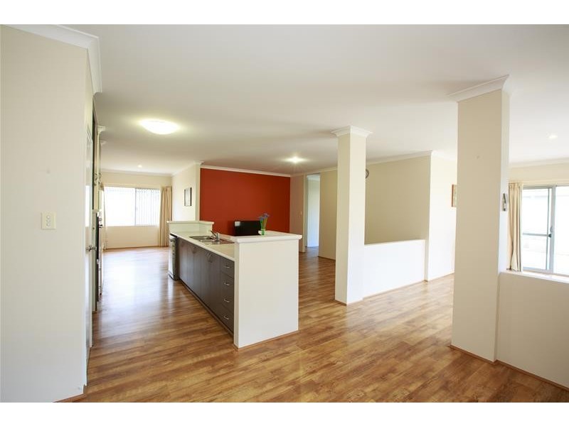 3 Dorsal Bend, Hammond Park WA 6164