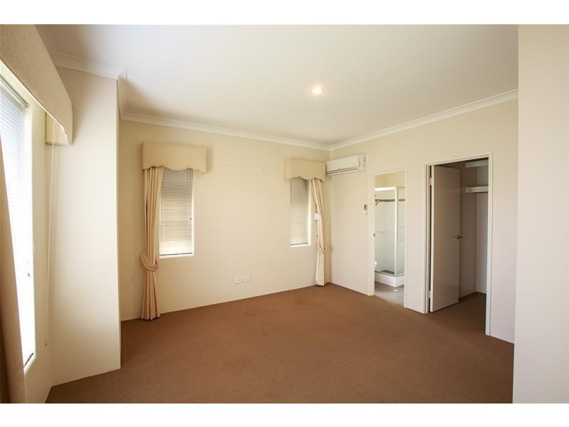 3 Dorsal Bend, Hammond Park WA 6164