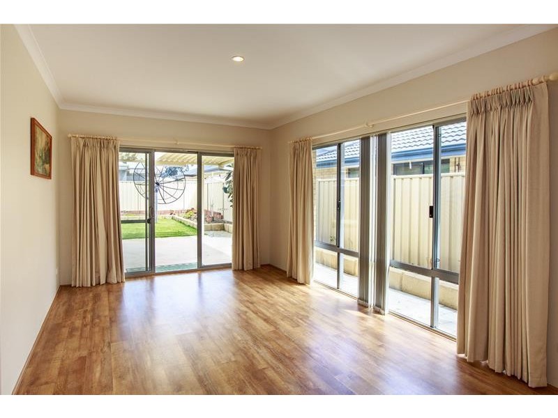 3 Dorsal Bend, Hammond Park WA 6164