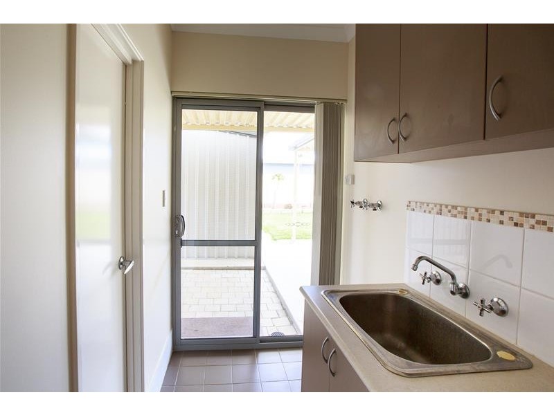 3 Dorsal Bend, Hammond Park WA 6164