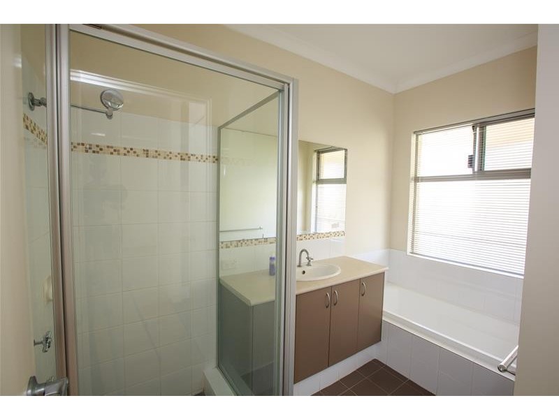 3 Dorsal Bend, Hammond Park WA 6164