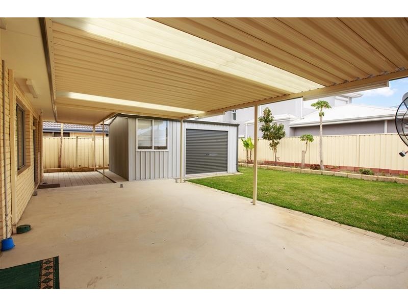 3 Dorsal Bend, Hammond Park WA 6164