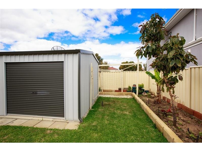 3 Dorsal Bend, Hammond Park WA 6164