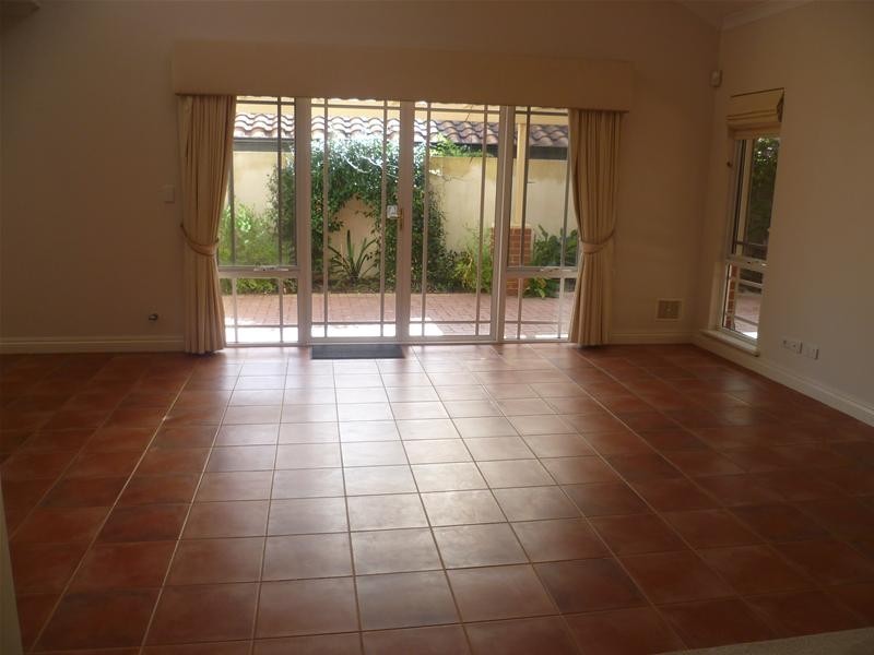 2/6 Henley Street, Ardross WA 6153