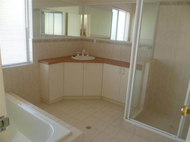 2/6 Henley Street, Ardross WA 6153