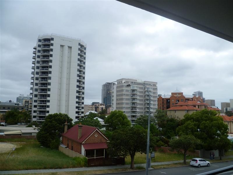 23/18 Wellington Street, East Perth WA 6004