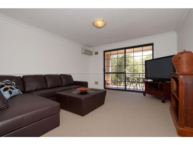 18/125 Wellington Street, East Perth WA 6004