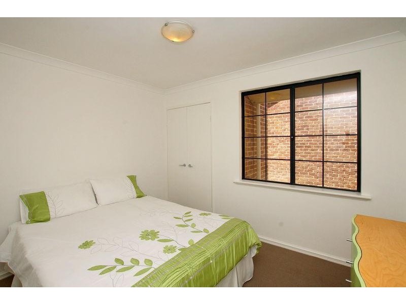 18/125 Wellington Street, East Perth WA 6004