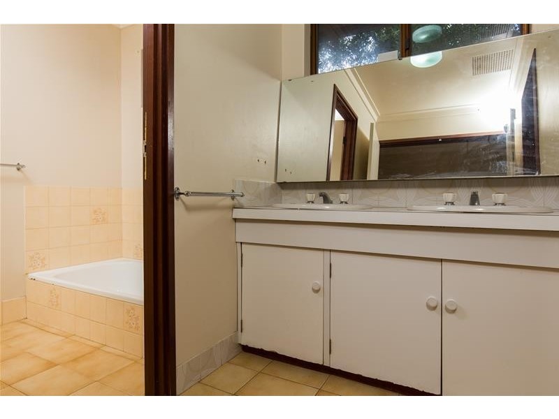 73 Henry Bull Drive, Bull Creek WA 6149