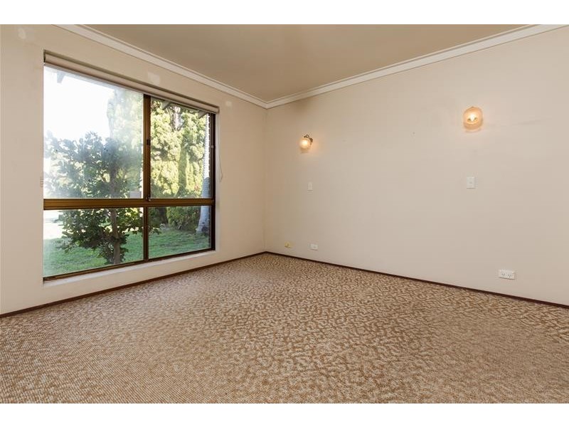 73 Henry Bull Drive, Bull Creek WA 6149