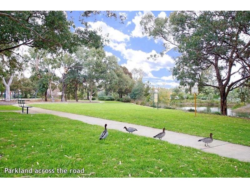 18/33 Farina Drive, Yokine WA 6060