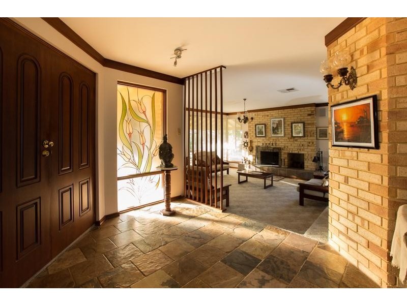 17 Falcon Place, Jandakot WA 6164