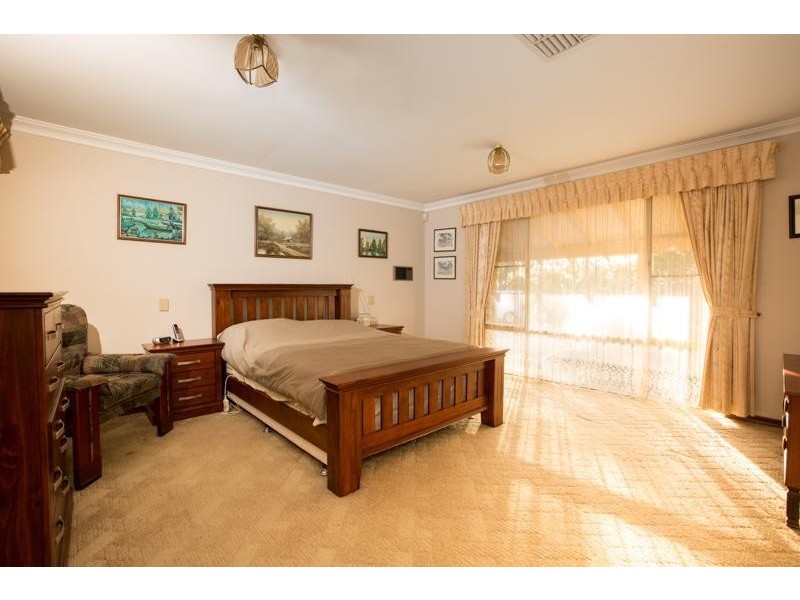 17 Falcon Place, Jandakot WA 6164