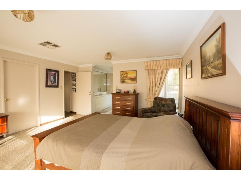 17 Falcon Place, Jandakot WA 6164