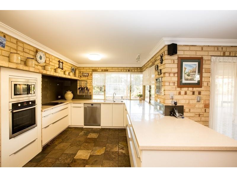 17 Falcon Place, Jandakot WA 6164