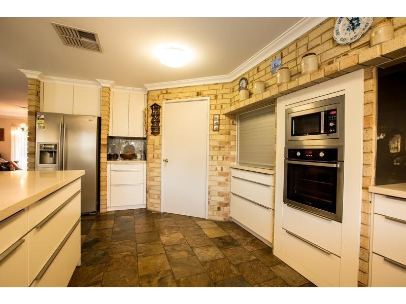 17 Falcon Place, Jandakot WA 6164