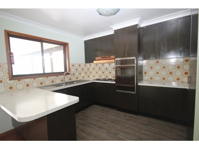 12 Gymea Crescent, Mannering Park NSW 2259