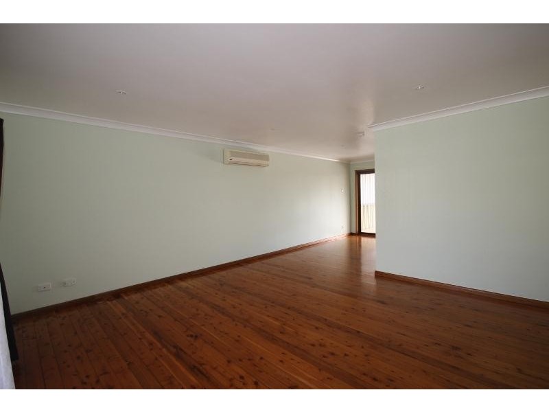 12 Gymea Crescent, Mannering Park NSW 2259