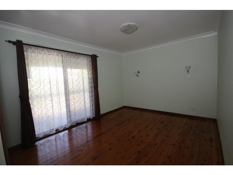 12 Gymea Crescent, Mannering Park NSW 2259