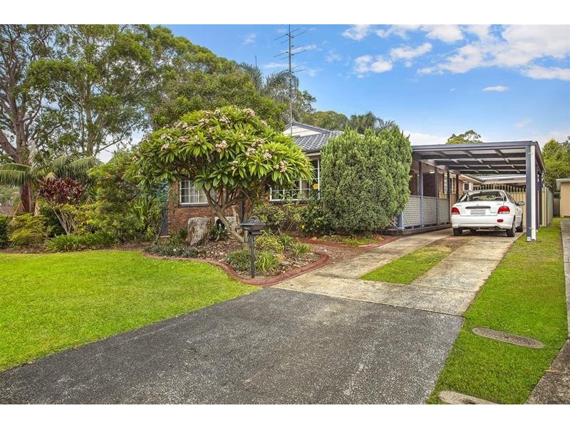 17 Halcyon Street, Mannering Park NSW 2259