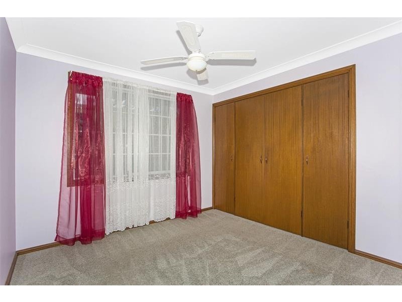 17 Halcyon Street, Mannering Park NSW 2259