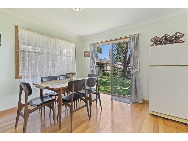 16 Murrumbong Road, Summerland Point NSW 2259