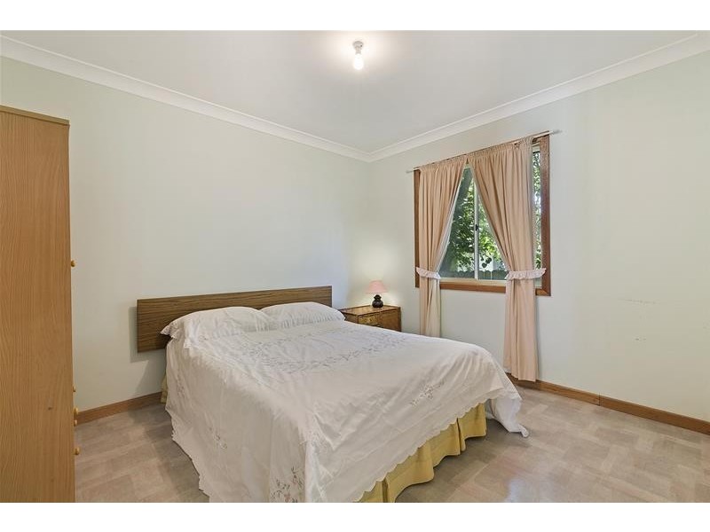 16 Murrumbong Road, Summerland Point NSW 2259