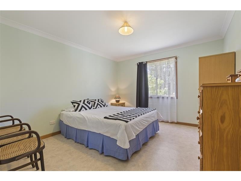 16 Murrumbong Road, Summerland Point NSW 2259