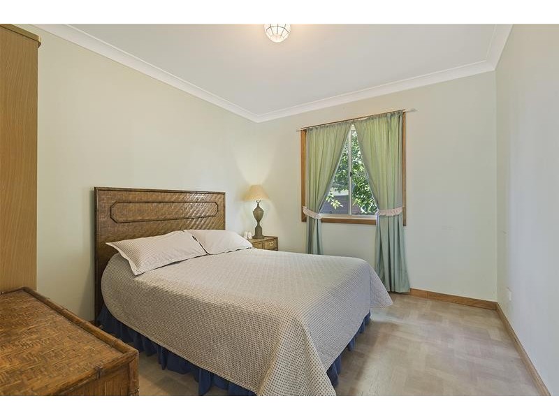 16 Murrumbong Road, Summerland Point NSW 2259
