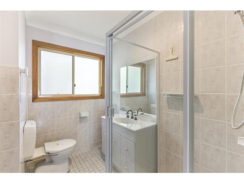 16 Murrumbong Road, Summerland Point NSW 2259