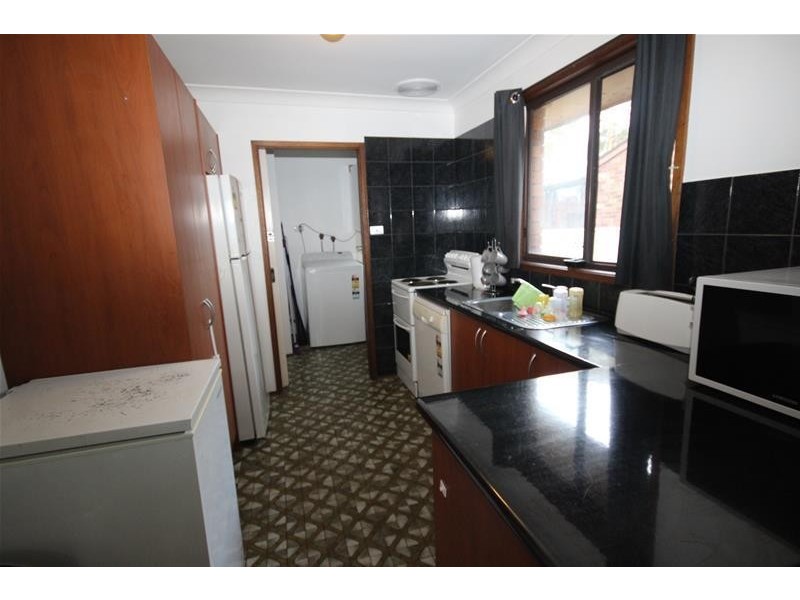 84 Vales Road, Mannering Park NSW 2259