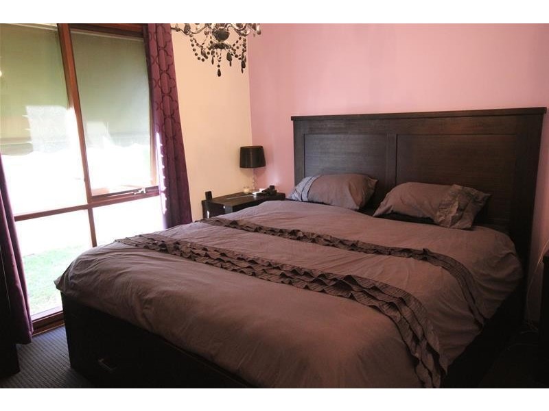 84 Vales Road, Mannering Park NSW 2259