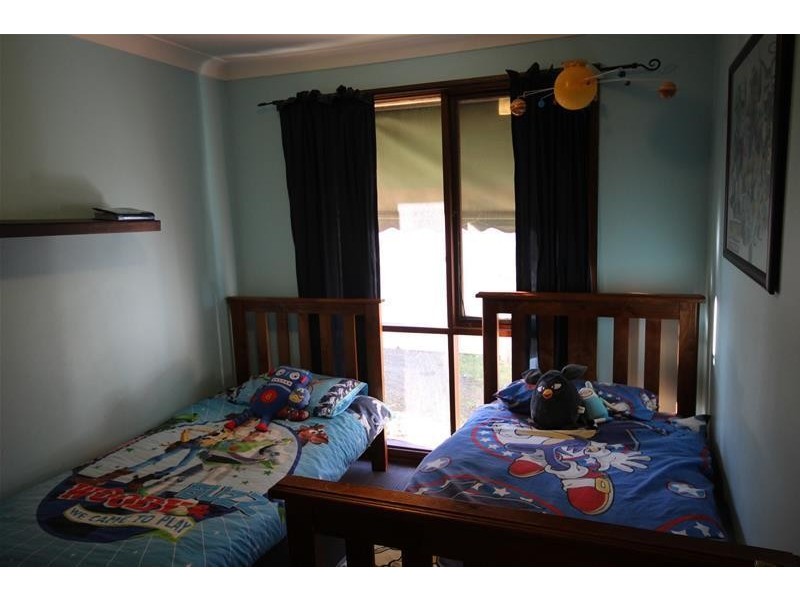 84 Vales Road, Mannering Park NSW 2259