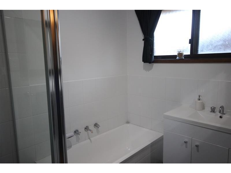 84 Vales Road, Mannering Park NSW 2259