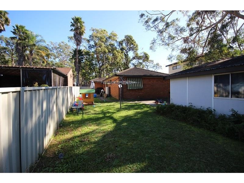 84 Vales Road, Mannering Park NSW 2259