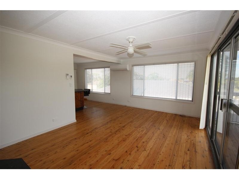 21 Boronia Road, Lake Munmorah NSW 2259