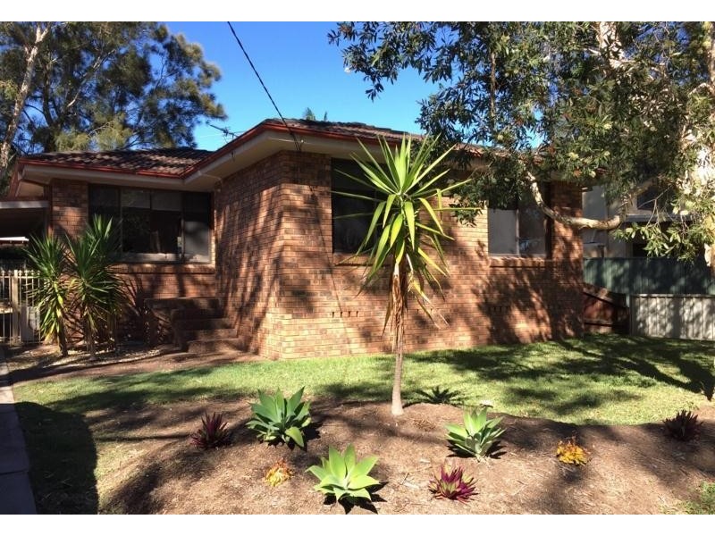 17 Murrumbong Road, Summerland Point NSW 2259