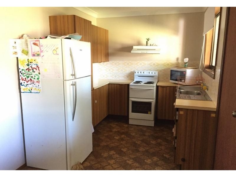 17 Murrumbong Road, Summerland Point NSW 2259