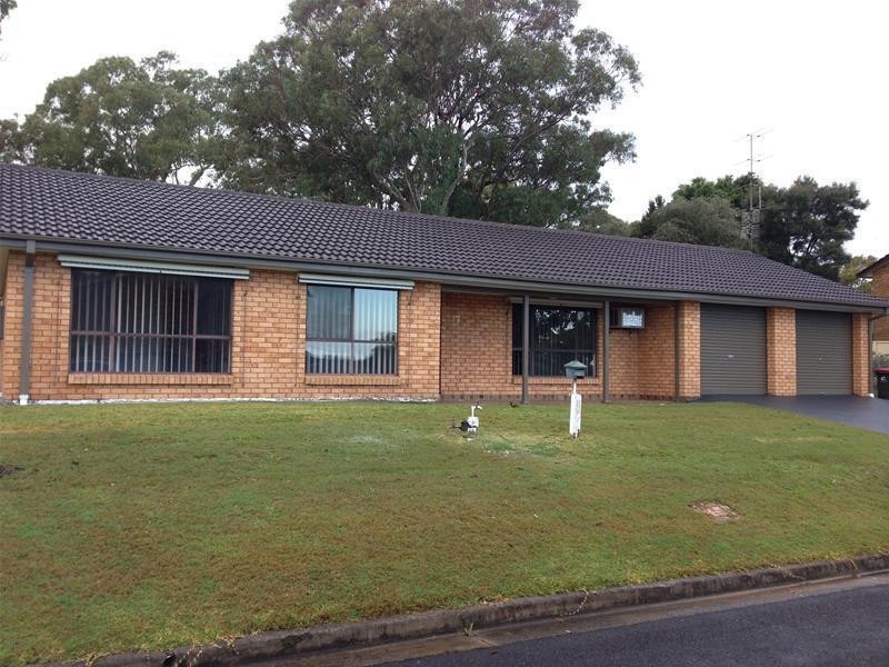 17 Eliot Street, Mannering Park NSW 2259