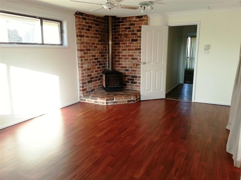 46 Campbell Parade, Mannering Park NSW 2259