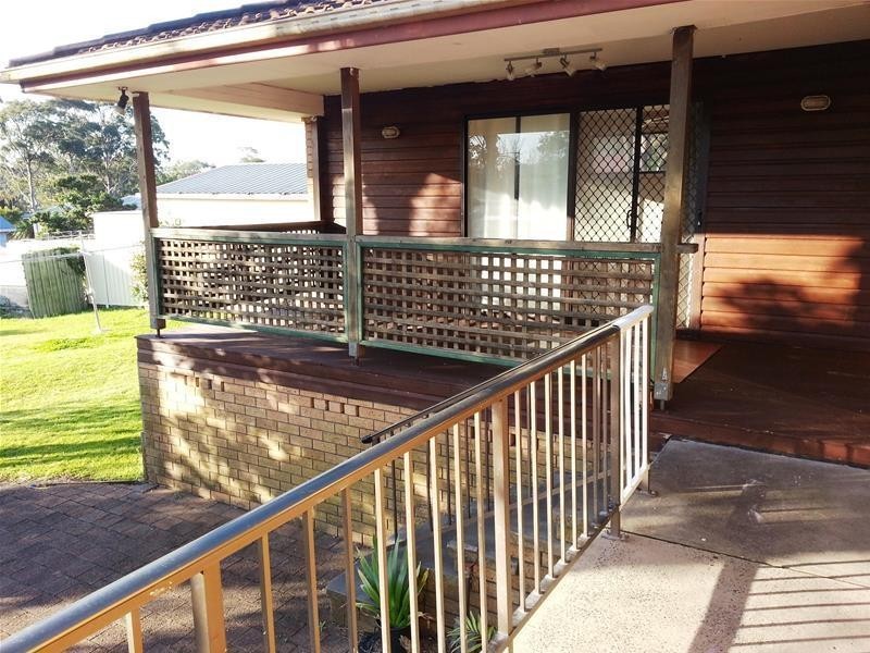 46 Campbell Parade, Mannering Park NSW 2259