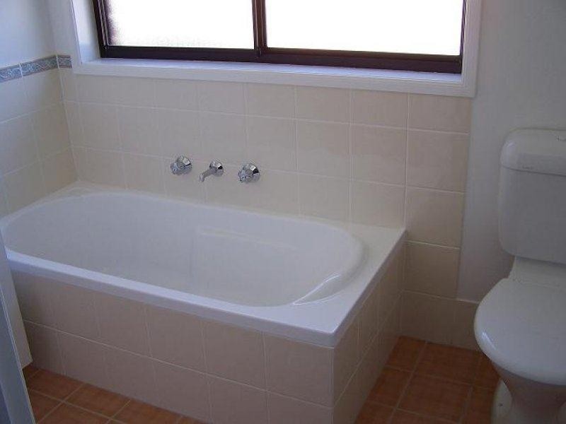 16A Barclay Avenue, Mannering Park NSW 2259