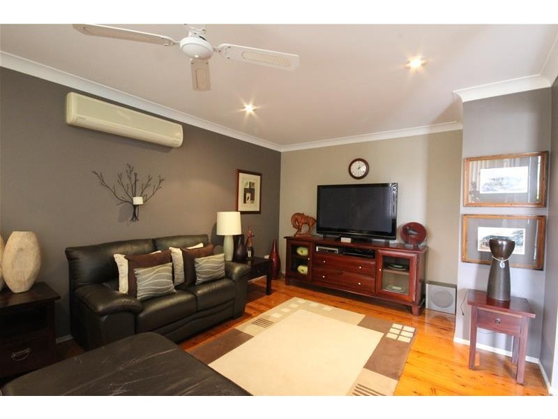 33 Yeramba Road, Summerland Point NSW 2259