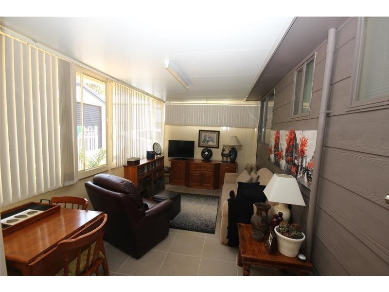 33 Yeramba Road, Summerland Point NSW 2259