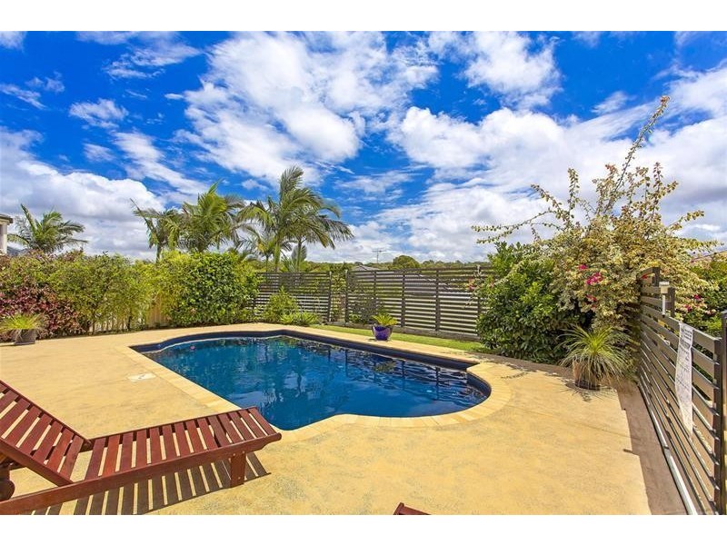 8 Watanga Crescent, Wyee Point NSW 2259
