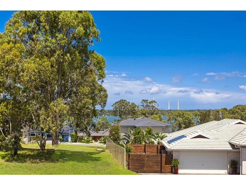 8 Watanga Crescent, Wyee Point NSW 2259