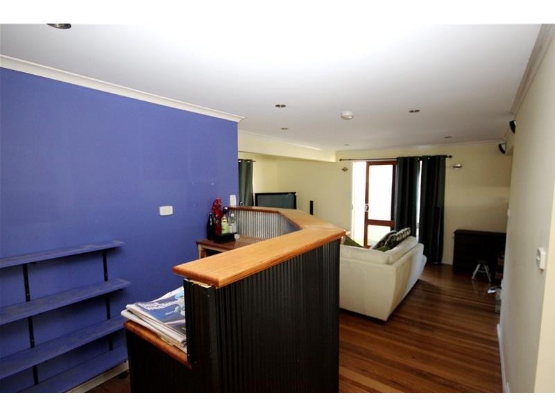 12 Macquarie Road, Mannering Park NSW 2259