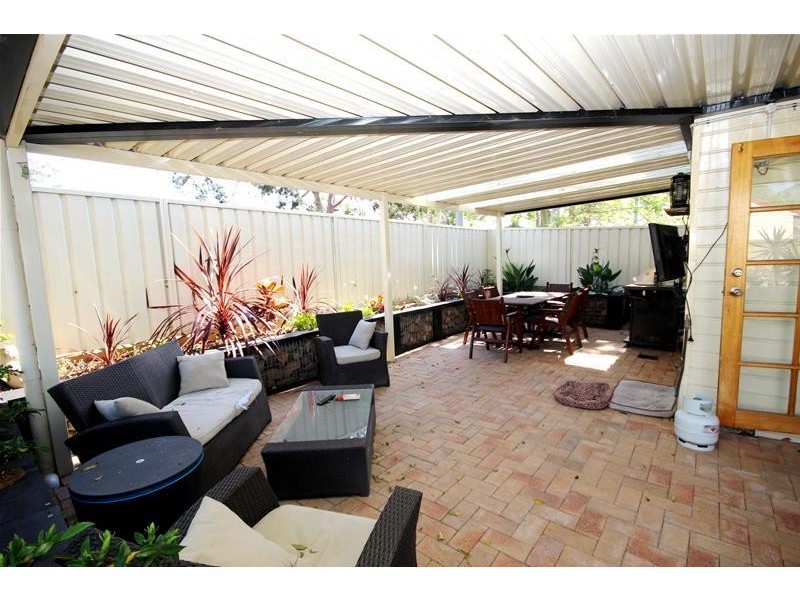 12 Macquarie Road, Mannering Park NSW 2259