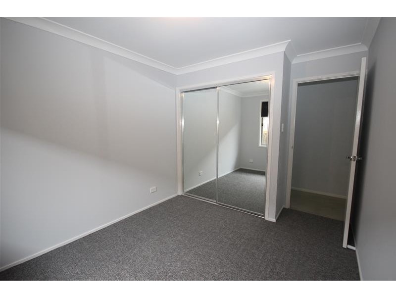 13 Warwick Avenue, Mannering Park NSW 2259